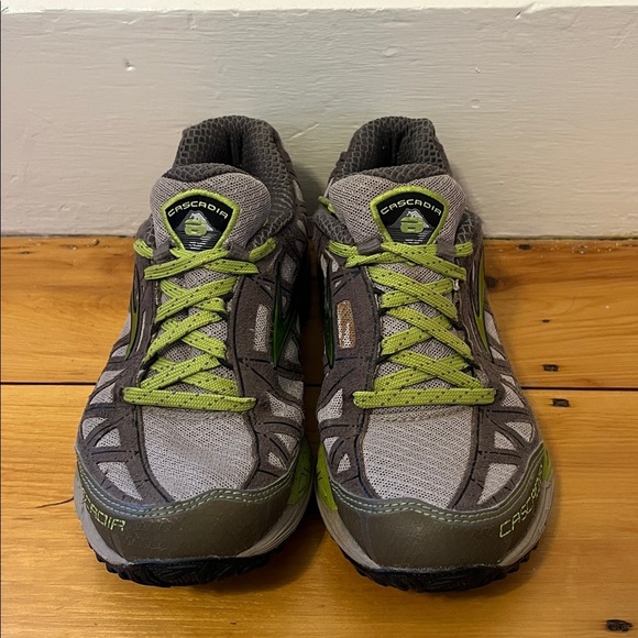 BROOKS Cascadia 8 Trail Running Sneakers Shoes All Terrain Women’s 7 Gray Green - Picture 3 of 11